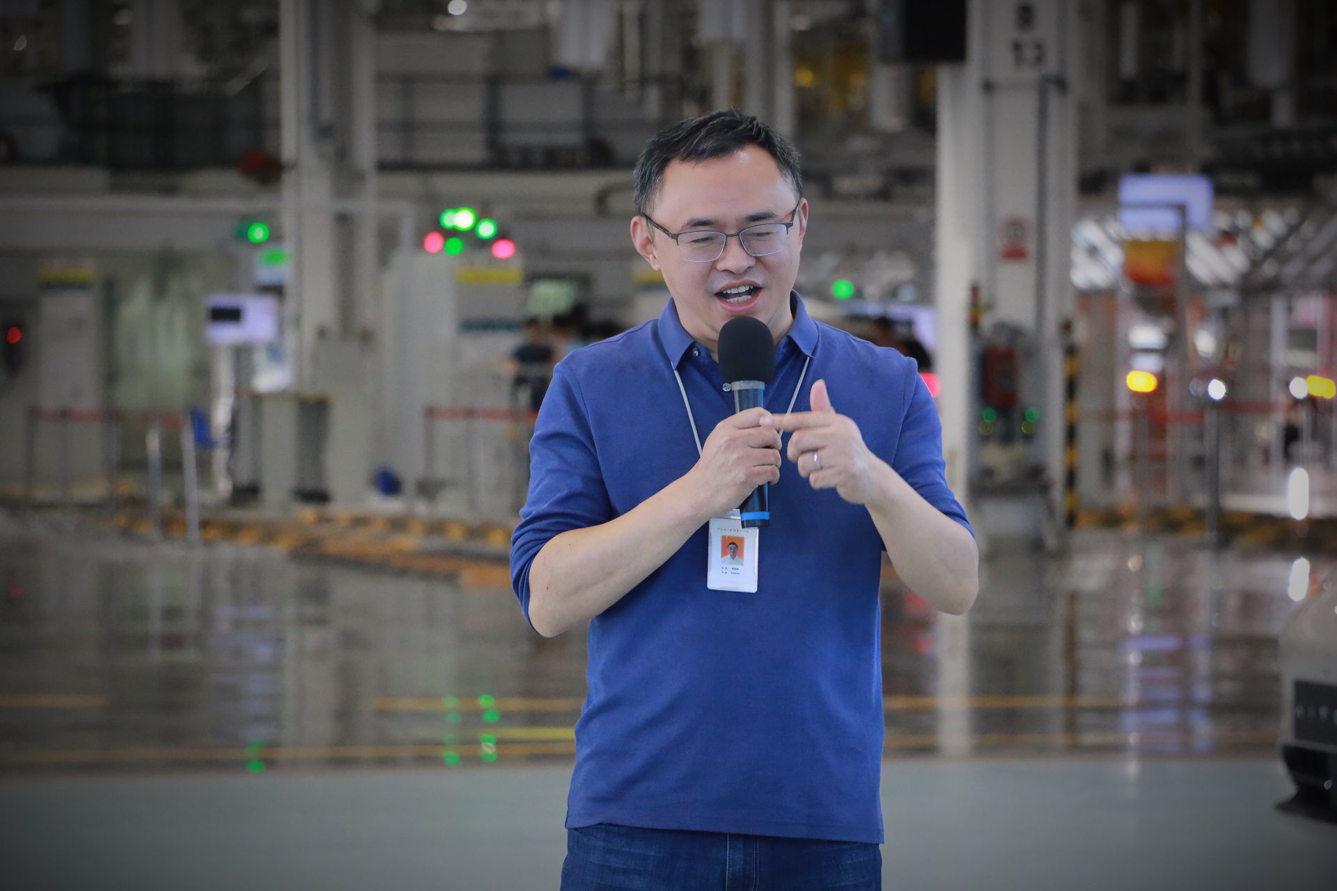 探秘智慧制造 2021級(jí)自動(dòng)化專(zhuān)業(yè)學(xué)生赴賽力斯兩江智慧工廠(chǎng)參觀(guān)學(xué)習(xí)與技術(shù)交流紀(jì)實(shí)