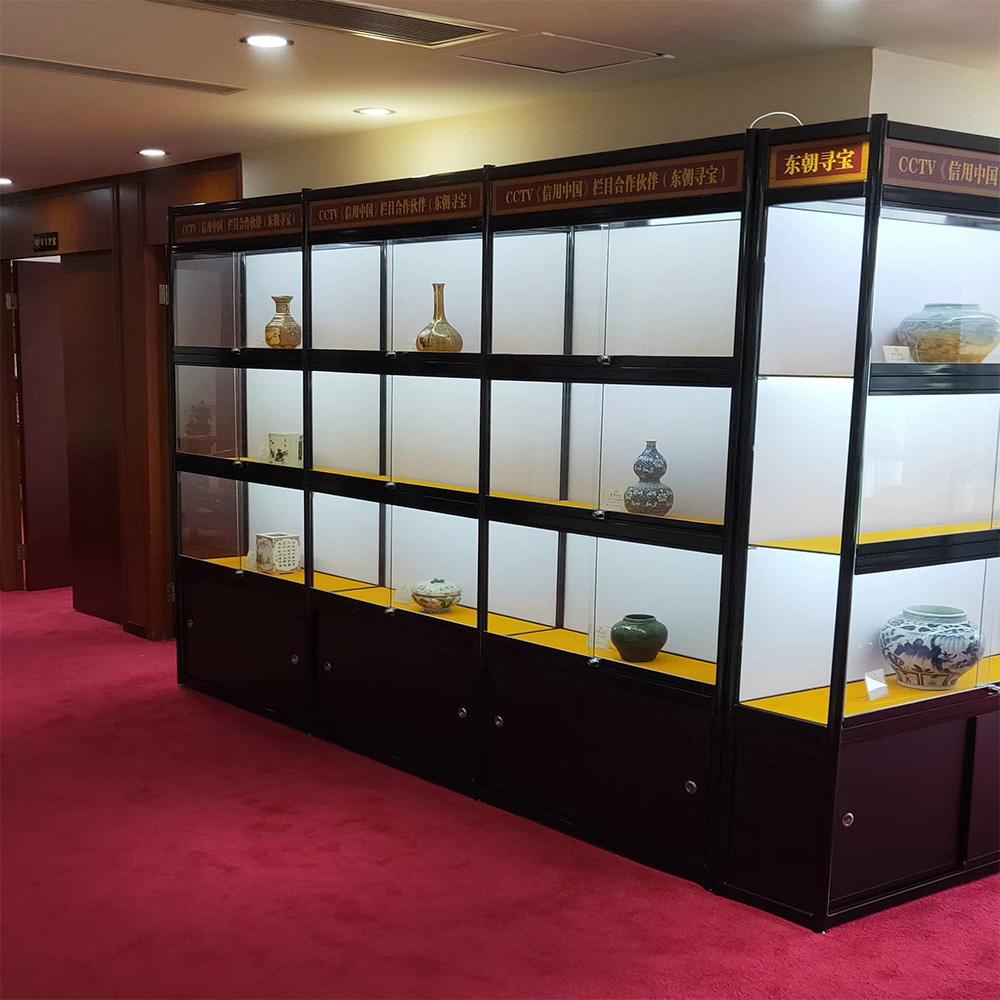 雅致與防護(hù) 高端展示柜在古董珠寶與奢侈品陳列中的藝術(shù)與科技